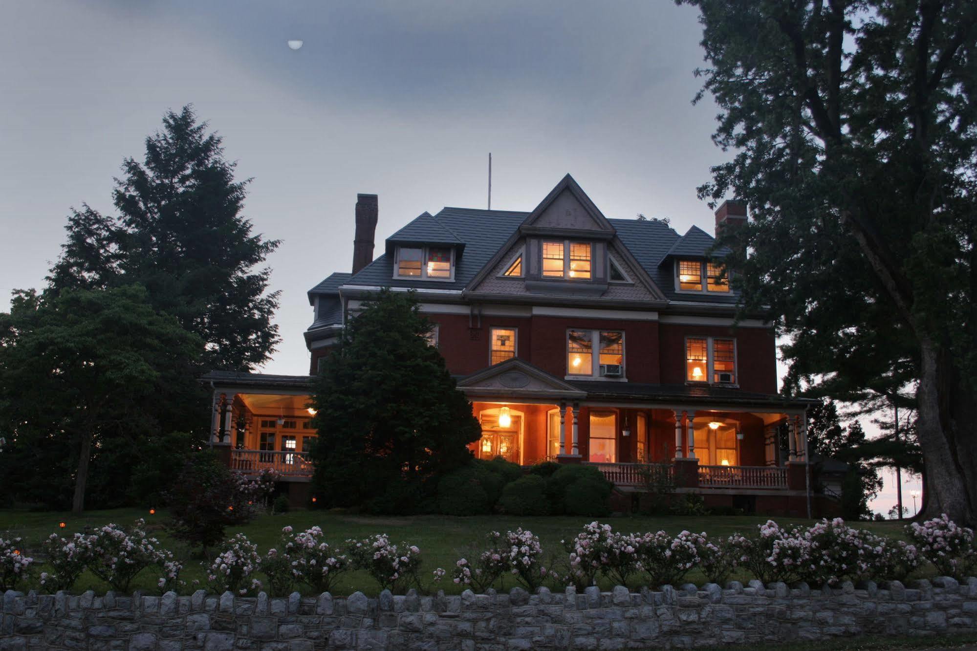 B.F. Hiestand House Bed & Breakfast Marietta Exterior photo