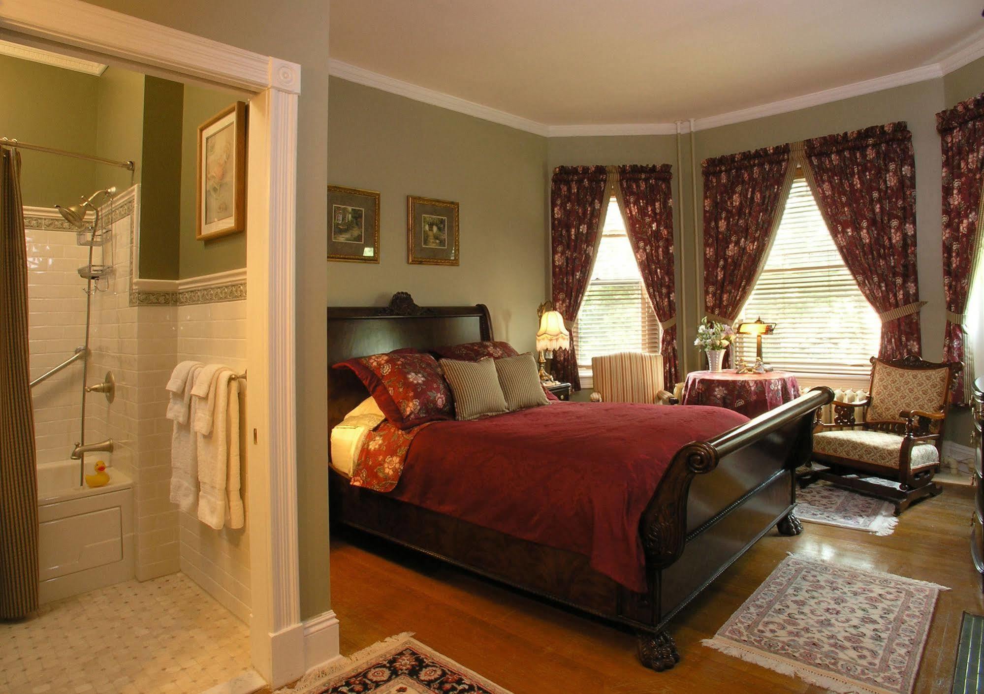 B.F. Hiestand House Bed & Breakfast Marietta Exterior photo