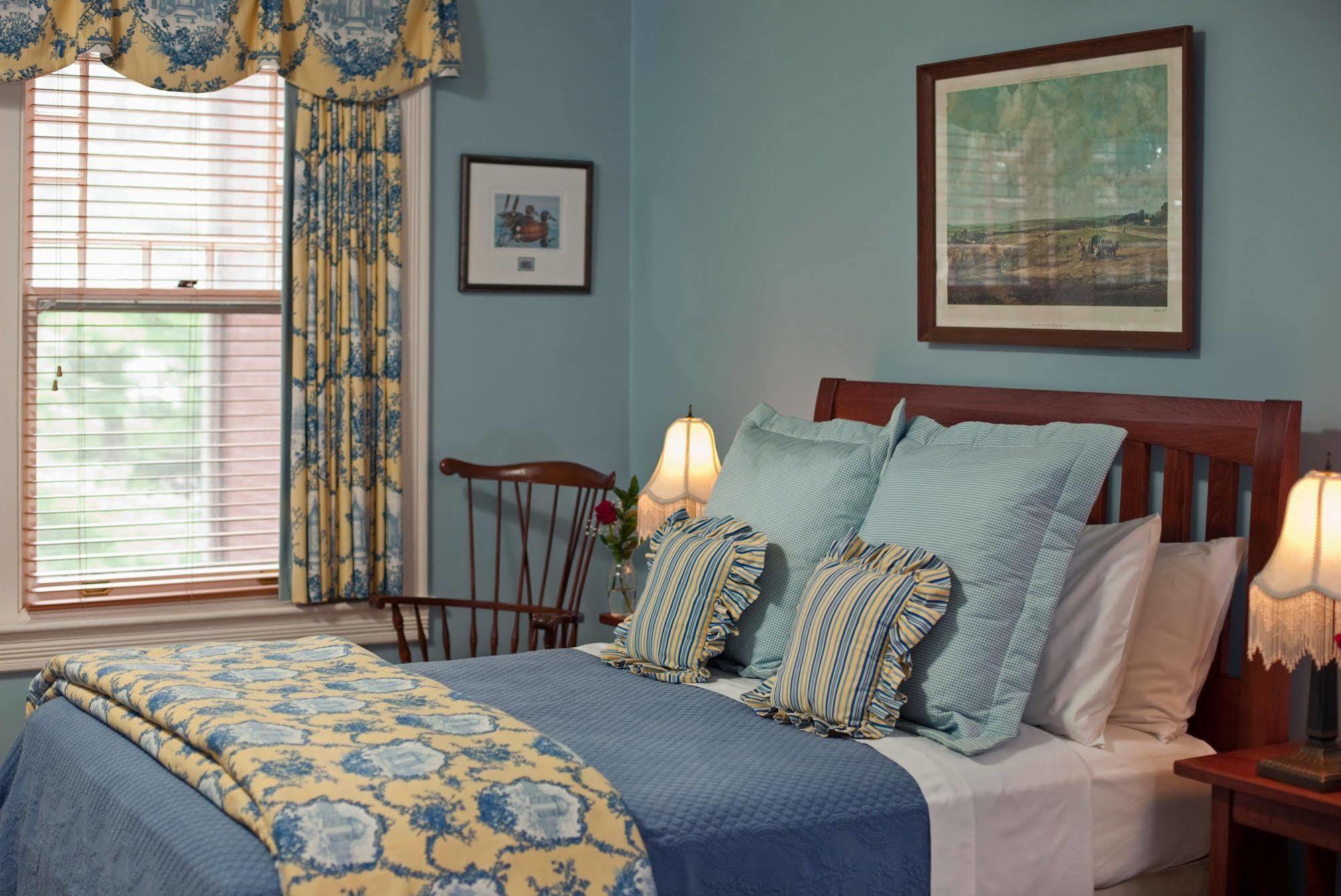 B.F. Hiestand House Bed & Breakfast Marietta Exterior photo
